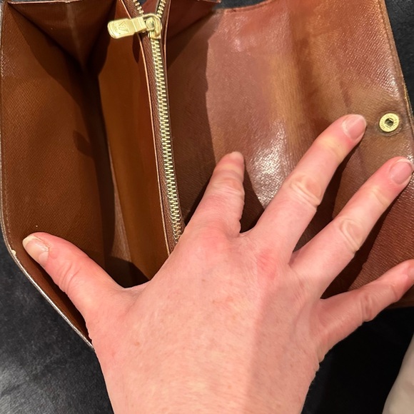 Louis Vuitton AUTHENTIC Classic Monogram Wallet/Clutch - Picture 7 of 17